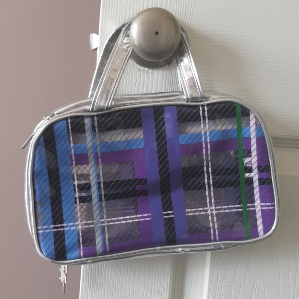 Cosmetic bag